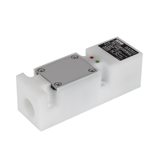 Бесконтактный выключатель ISN IT124P-31P-20-LZ